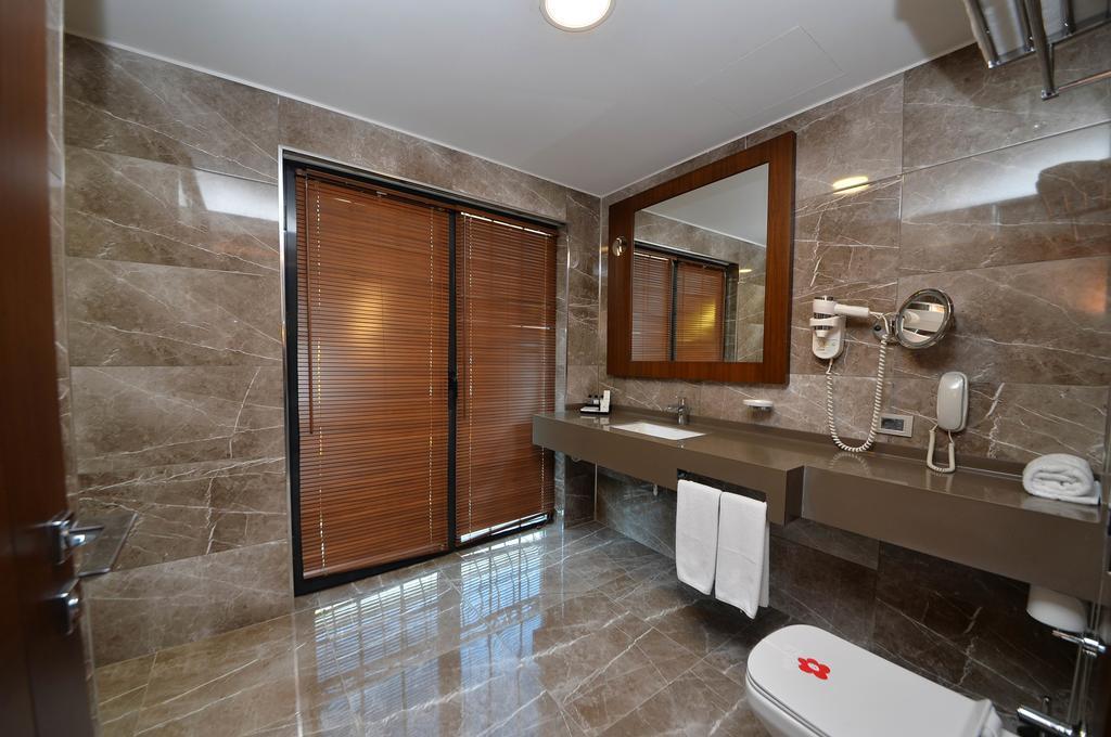 Ramada By Wyndham Sakarya Hotel Sakarya (Marmara) Exterior foto
